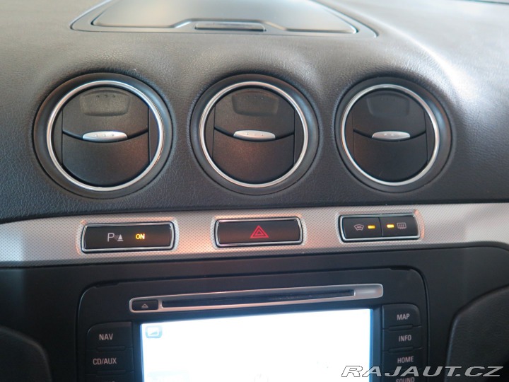 Ford S-MAX 2.0TDCi,navi,výhřev,tažné 2013