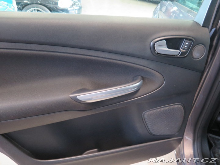 Ford S-MAX 2.0TDCi,navi,výhřev,tažné 2013