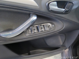 Ford S-MAX 2.0TDCi,navi,výhřev,tažné 2013