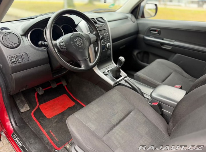 Suzuki Grand Vitara  2010