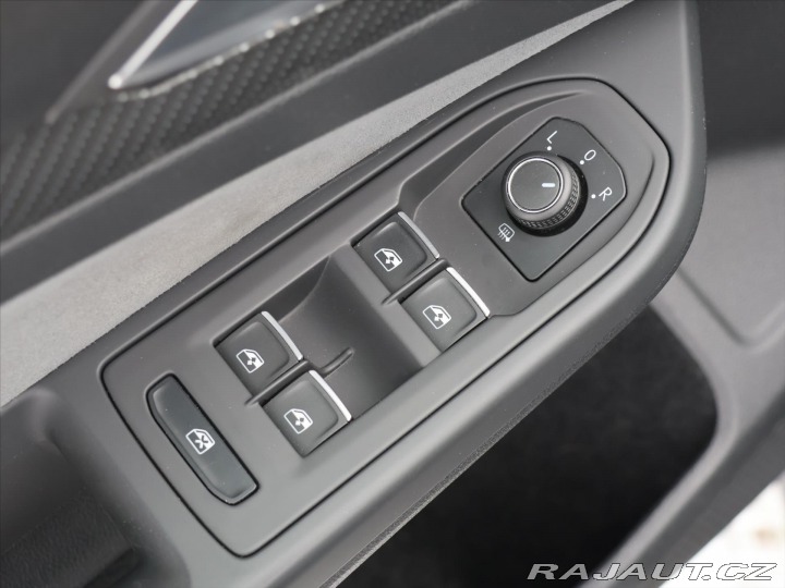 Volkswagen Golf 2,0 TDI DSG R-line Virtua 2022