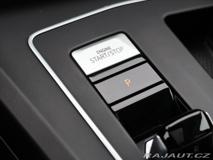 Volkswagen Golf 2,0 TDI DSG R-line Virtua 2022