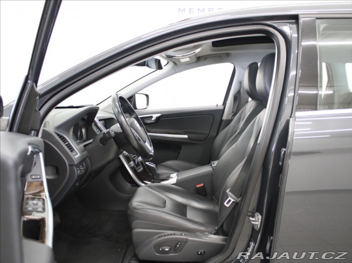 Volvo XC60 2,4 D5 AWD Summum PANO.TA 2016