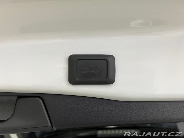 Toyota RAV4 2.5 HYBRID e-CVT 4WD SELE 2024