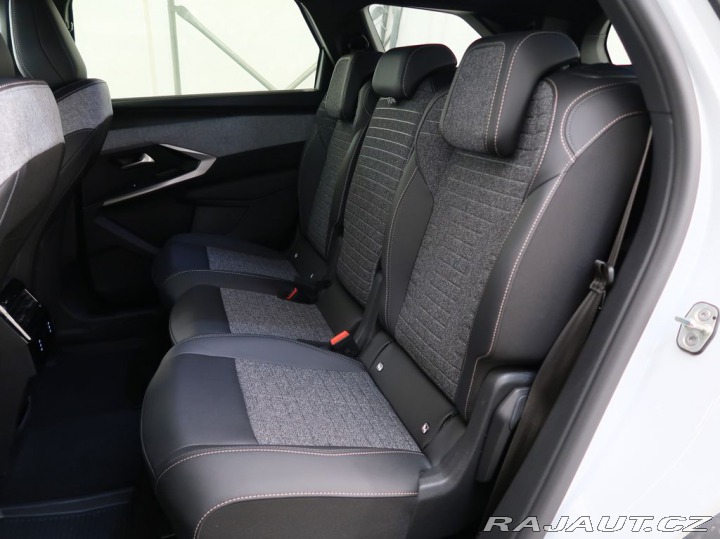 Peugeot 5008 1.2HYBRID,CZ,1Maj,ALLURE, 1800