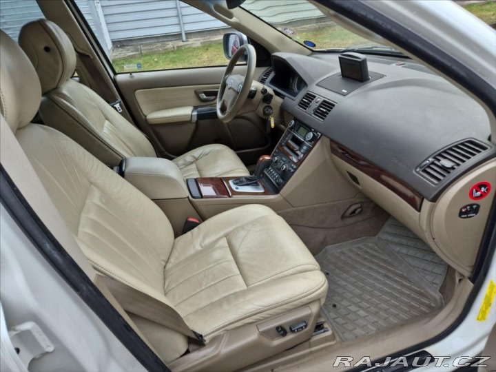 Volvo XC90 2,4 D5 AWD EXECUTIVE 2008