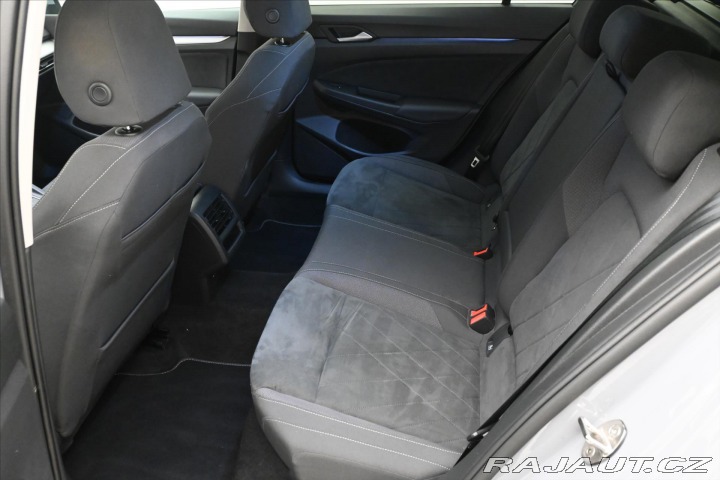 Volkswagen Golf 1,5 TSI 96 kW Life Busine 2024