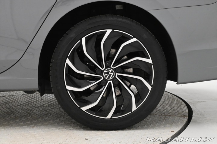 Volkswagen Golf 1,5 TSI 96 kW Life Busine 2024