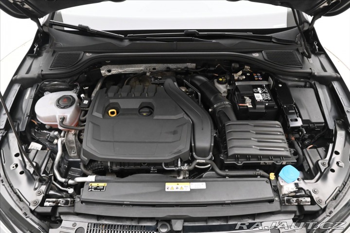 Volkswagen Golf 1,5 TSI 96 kW Life Busine 2024