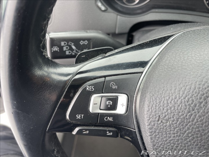 Volkswagen Sharan 2,0 TDi 135kw DSG 7míst H 2016