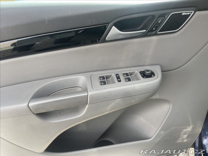 Volkswagen Sharan 2,0 TDi 135kw DSG 7míst H 2016