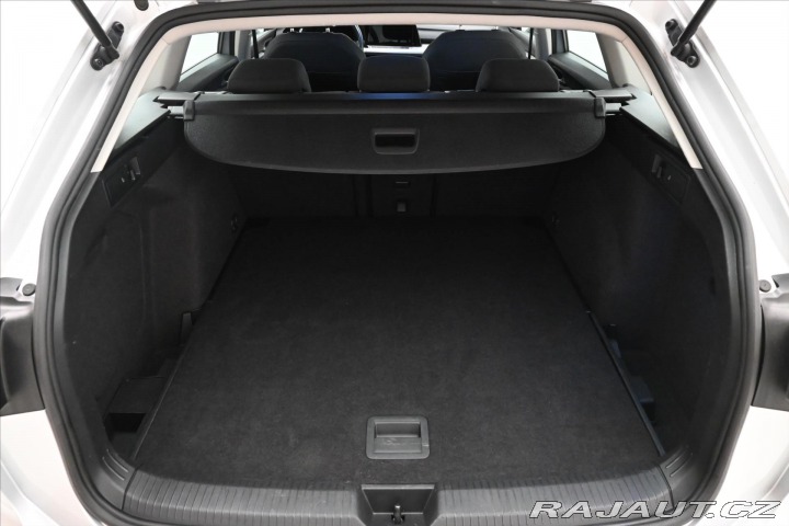 Volkswagen Golf 2,0 TDI 85 kW DSG Life Zá 2022