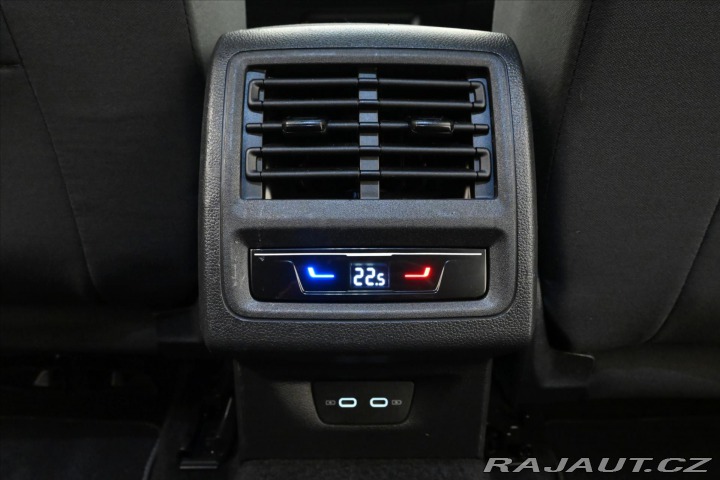 Volkswagen Golf 2,0 TDI 85 kW DSG Life Zá 2022