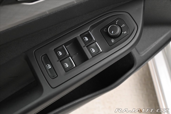 Volkswagen Golf 2,0 TDI 85 kW DSG Life Zá 2022