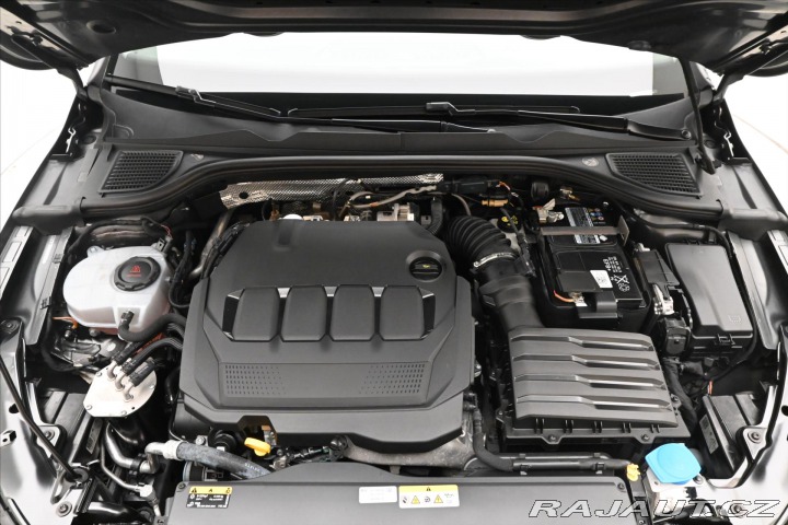 Volkswagen Golf 2,0 TDI 85 kW DSG Life Zá 2022