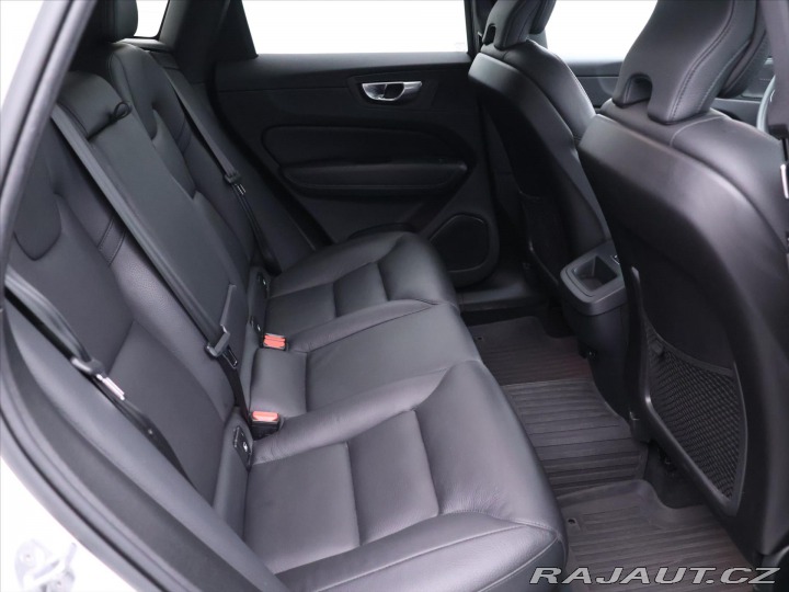 Volvo XC60 2,0 B5 173kW AWD Plus Dar 2022