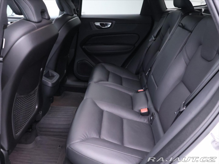 Volvo XC60 2,0 B5 173kW AWD Plus Dar 2022