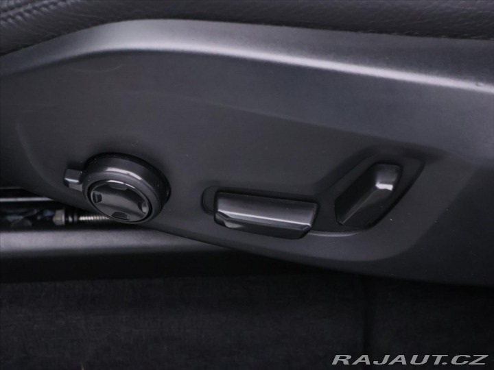 Volvo XC60 2,0 B5 173kW AWD Plus Dar 2022