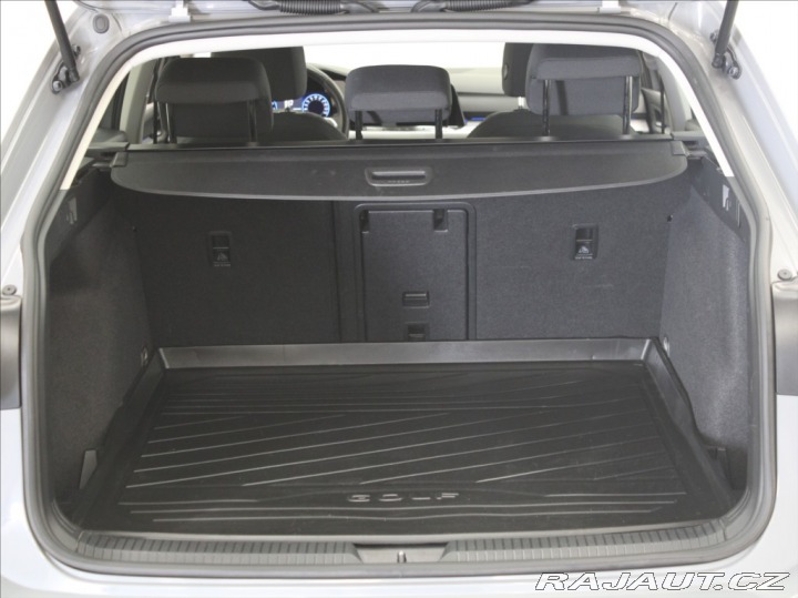 Volkswagen Golf 1,0 TSI Life Variant 91tk 2023