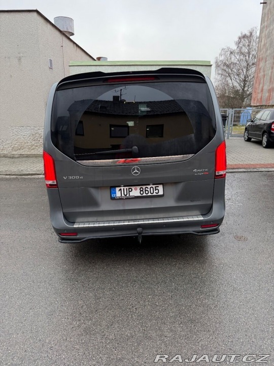 Mercedes-Benz V 3,0   -Class 4 Matic 2022