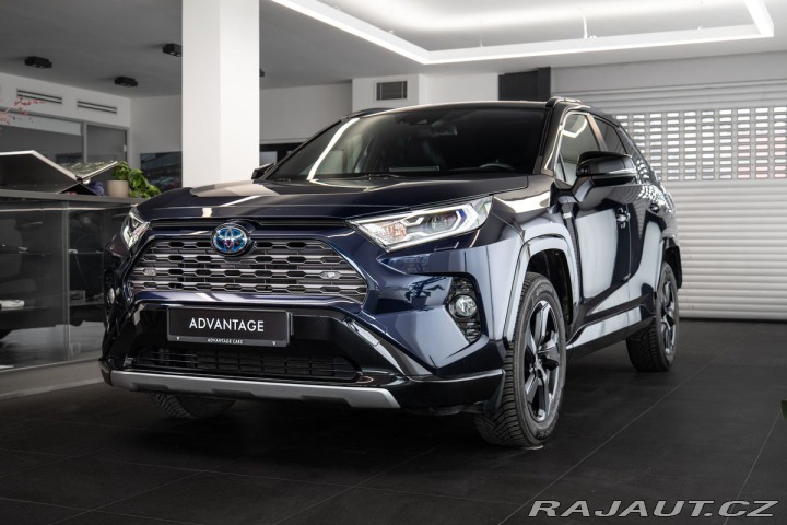 Toyota RAV4 Kamera/LED/Vyhřívaná seda 2020