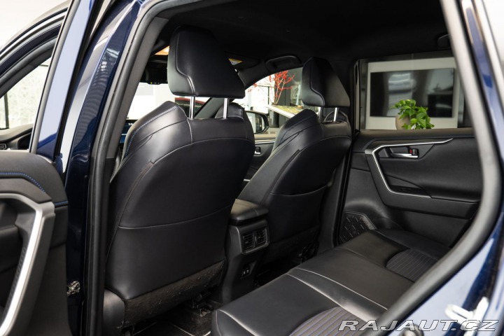 Toyota RAV4 Kamera/LED/Vyhřívaná seda 2020