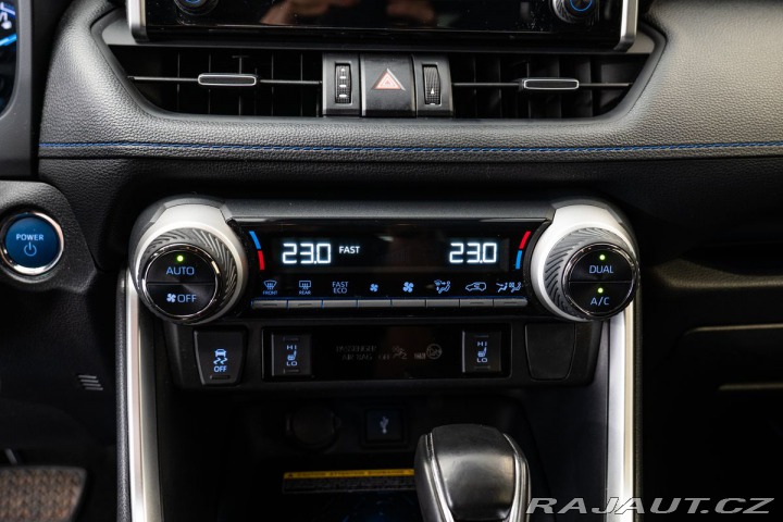 Toyota RAV4 Kamera/LED/Vyhřívaná seda 2020