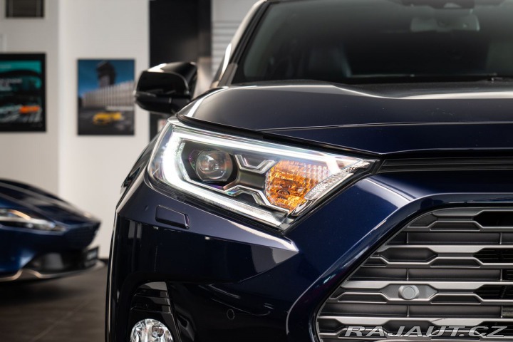 Toyota RAV4 Kamera/LED/Vyhřívaná seda 2020