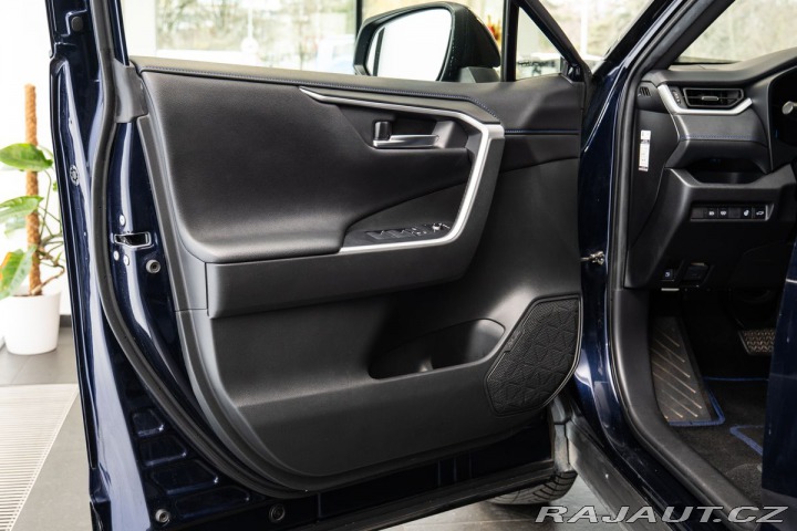 Toyota RAV4 Kamera/LED/Vyhřívaná seda 2020