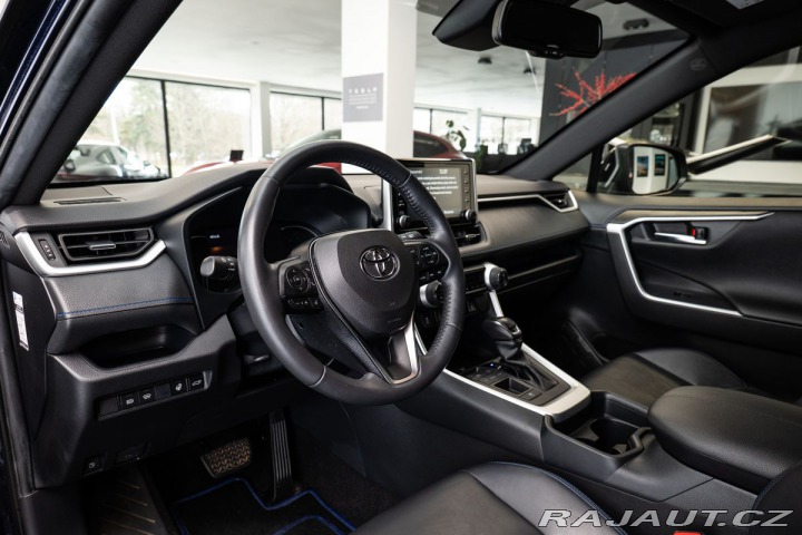 Toyota RAV4 Kamera/LED/Vyhřívaná seda 2020