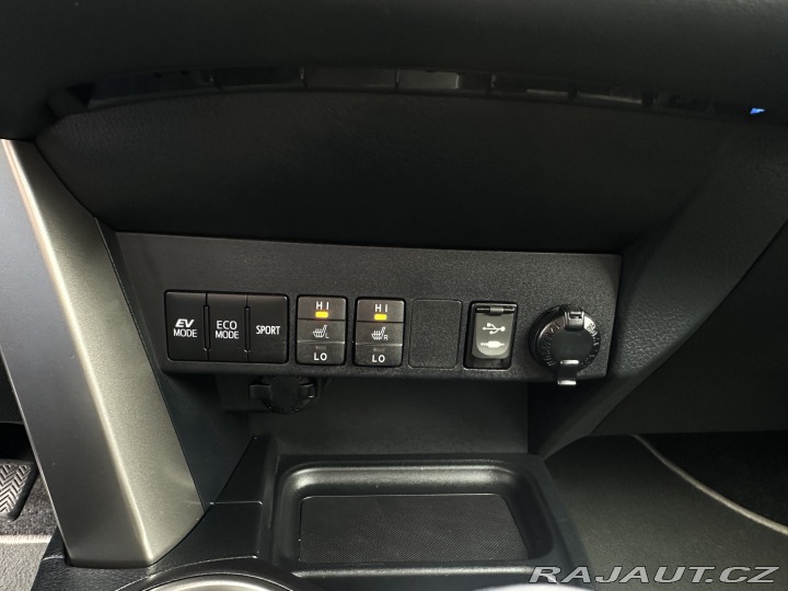 Toyota RAV4 2.5 Hybrid/4x4/Lounge/1MA 2018