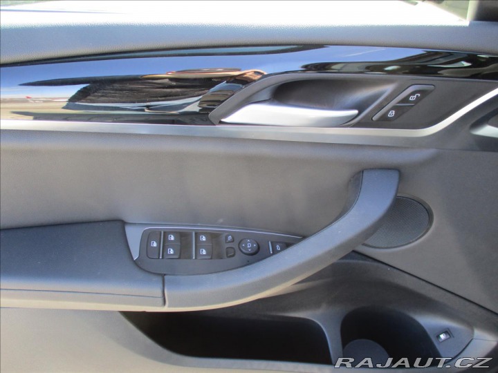 BMW X3 2,0 i xDrive 215kw 30e Hy 2021