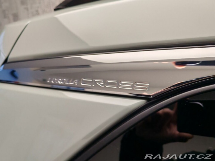 Toyota Corolla Cross 2.0 Hybrid Style Tech 2025