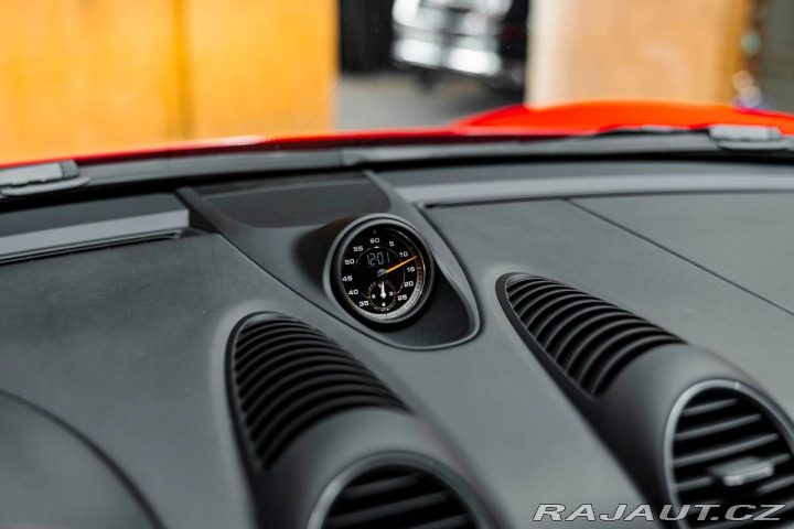 Porsche 718 GT4 2023