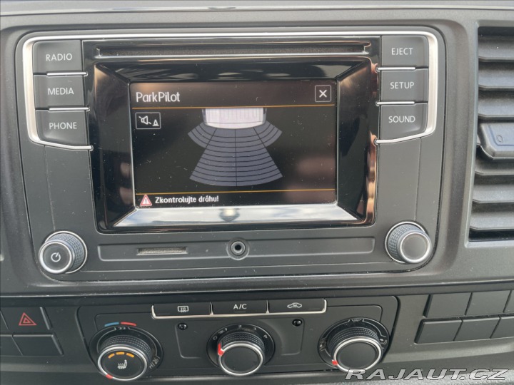 Volkswagen Transporter 2,0 TDi 110kw 8míst DPH C 2015