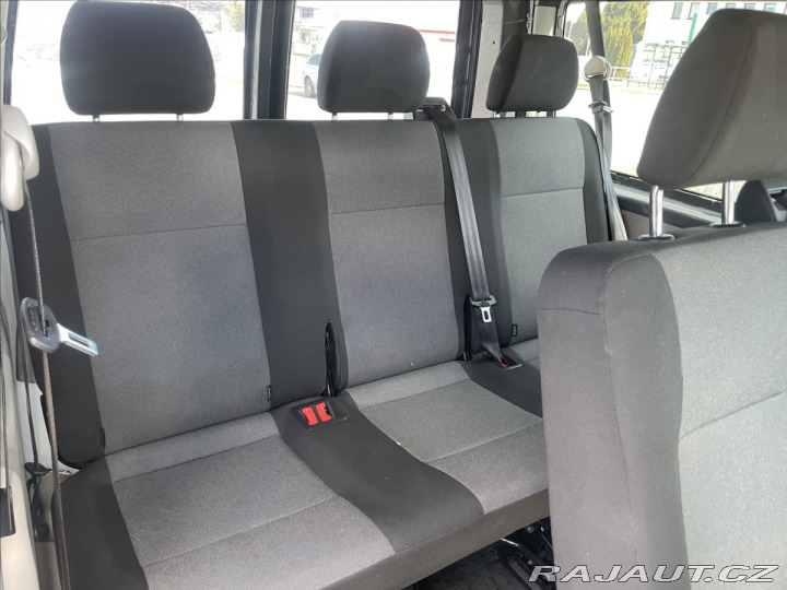 Volkswagen Transporter 2,0 TDi 110kw 8míst DPH C 2015