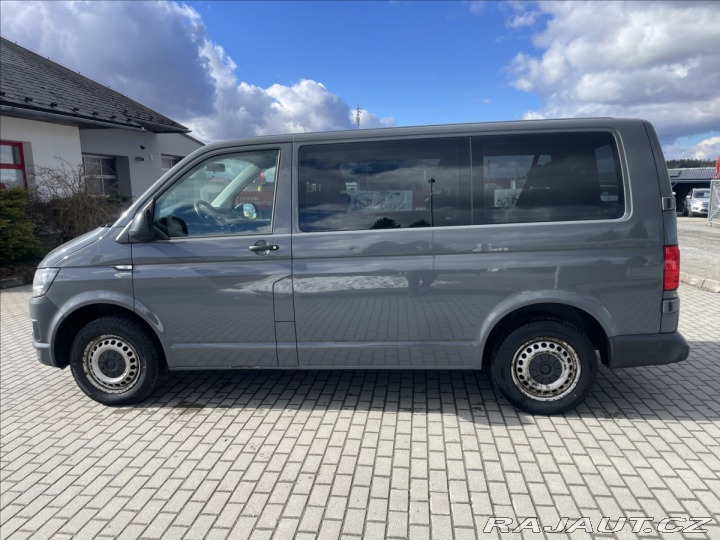 Volkswagen Transporter 2,0 TDi 110kw 8míst CZaut 2015