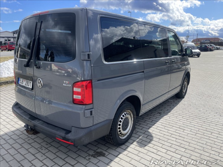 Volkswagen Transporter 2,0 TDi 110kw 8míst CZaut 2015