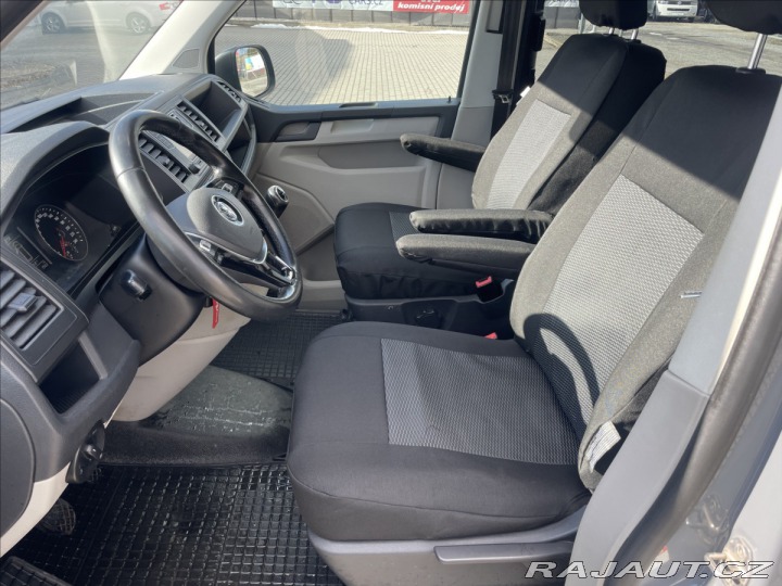 Volkswagen Transporter 2,0 TDi 110kw 8míst CZaut 2015