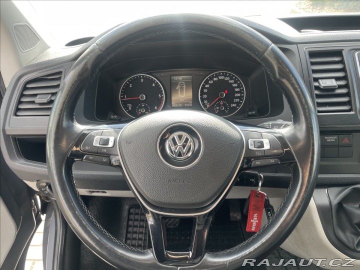Volkswagen Transporter 2,0 TDi 110kw 8míst CZaut 2015