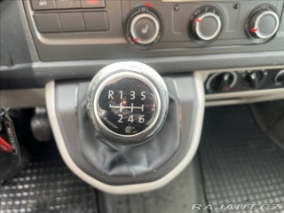 Volkswagen Transporter 2,0 TDi 110kw 8míst CZaut 2015