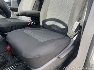 Volkswagen Transporter 2,0 TDi 110kw 8míst CZaut 2015