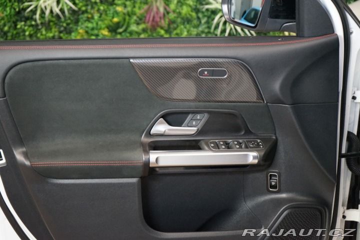 Mercedes-Benz GLB 200d*4M*AMG*TAŽNÉ*LED*CZ 2022