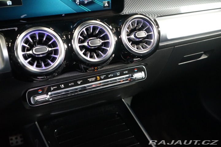 Mercedes-Benz GLB 200d*4M*AMG*TAŽNÉ*LED*CZ 2022