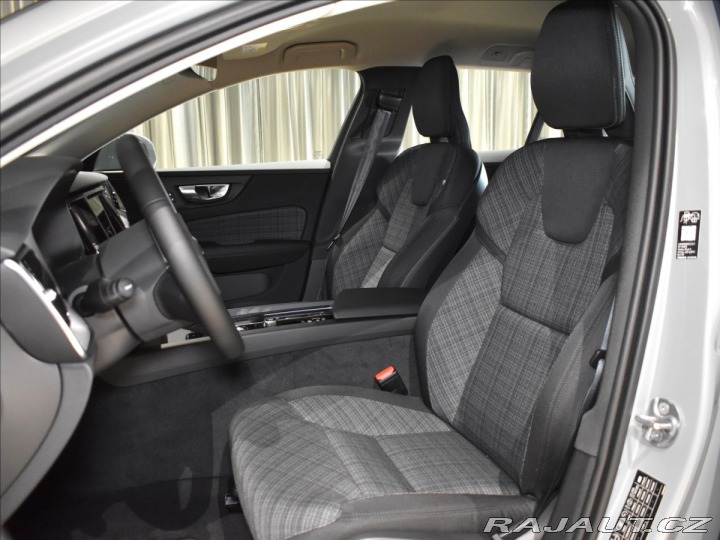 Volvo V60 2,0 B4  Core 1800