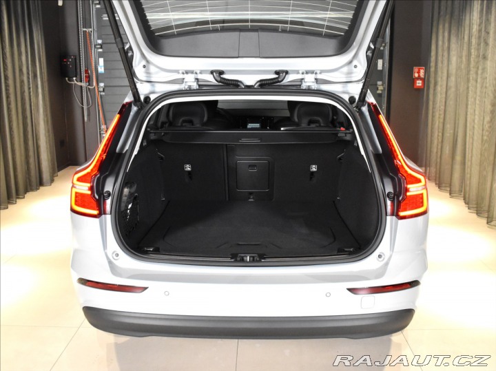 Volvo V60 2,0 B4  Core 1800
