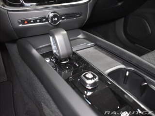 Volvo V60 2,0 B4 Core 2025