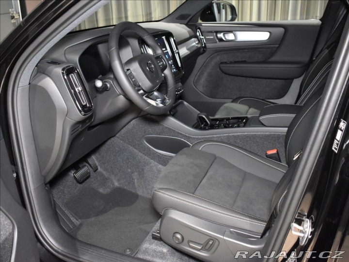 Volvo XC40 2,0 B4  Plus Black Editio 1800