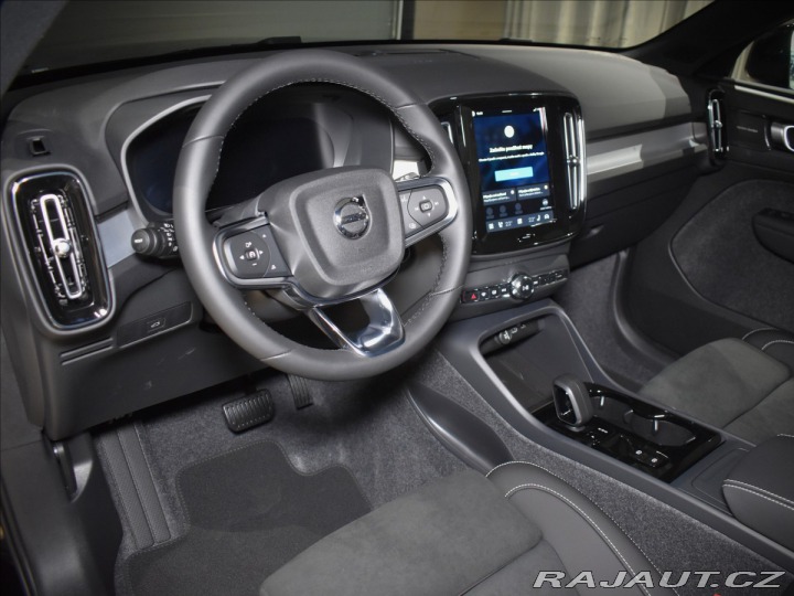Volvo XC40 2,0 B4  Plus Black Editio 1800