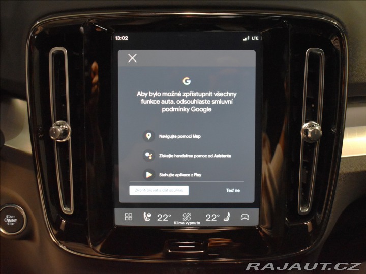 Volvo XC40 2,0 B4  Plus Black Editio 2025